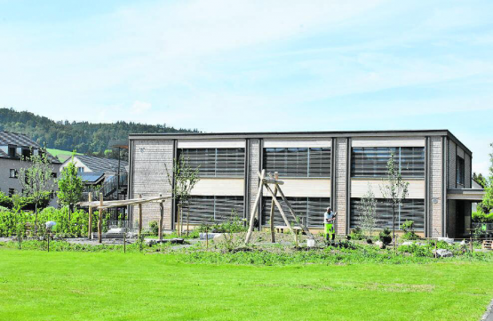 Der erste Schritt der Schulraumerweiterung: Am Samstag, 14. Juni, kann der neue Vierfach-Kindergarten offiziell eingeweiht werden. (Bild: hg.)