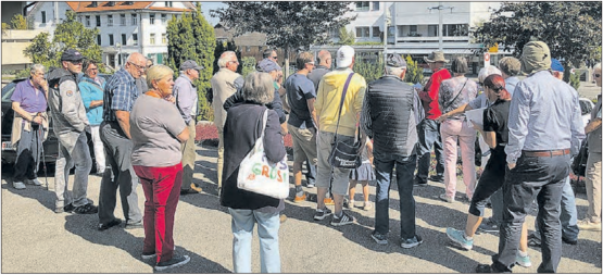 Dorfumgang mit dem Ortsbürgerverein Beinwil am See: Treffpunkt war die «Aussichtsplattform» südlich der ehemaligen Post. (Bilder: msu.)