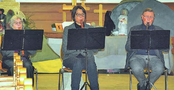 Besinnliche Blockflötenmusik anlässlich der Andacht: Marlies Bär, Karin Bolliger und Fritz Bär bereicherten die Feier in der Kirche.