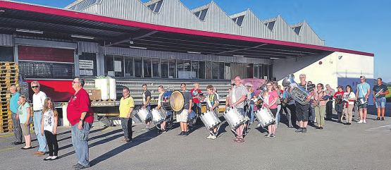 Marschmusikprobe in Oberkulm: Die Musikgesellschaften Teufenthal, Unterkulm (MGTU) und Oberkulm (MGO) formieren sich. (Bild. zVg.)