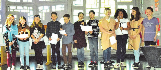 Den Sonntagmorgen «geopfert»: Die 5.-Klässler von Corinne Michel-Kundt haben die Fürbitte eigenhändig geschrieben und auch selber vorgetragen. (Bilder: st.)