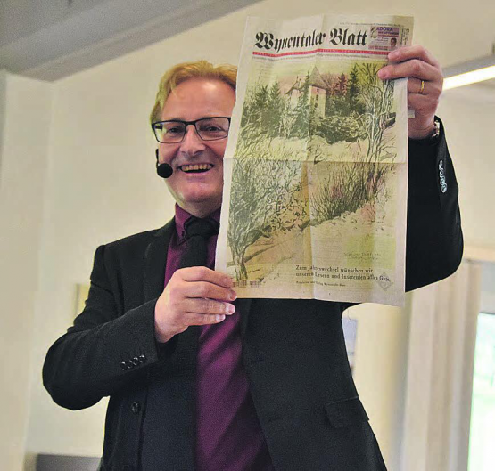 Wie immer humorvoll und mitteilsam: Die kurze Neujahrsansprache von Gemeindeammann Martin Goldenberger bildet jeweils den Höhepunkt des Neujahrsapéros. (Bilder: st.)