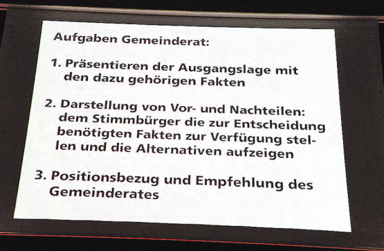 Sauberer Umgang mit dem Stimmbürger: Ein Votant wünschte sich vom Gemeinderat dieses Vorgehen bei Sachgeschäften und sah dieses gleichzeitig im Zusammenhang mit der geplanten Kreisschule aargauSüd verletzt. (Bild: mars.)