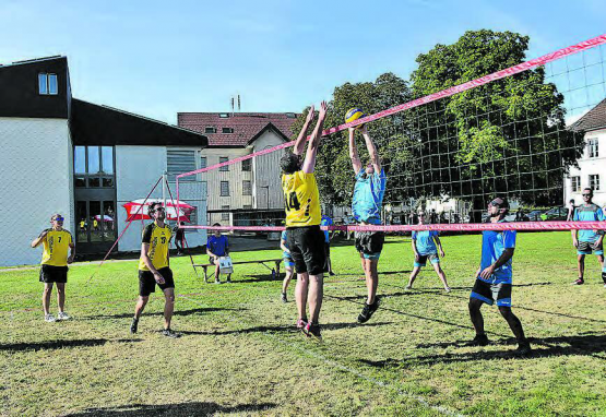 In den drei Volleyball-Wettbewerben stehen spannende Entscheidungen an.