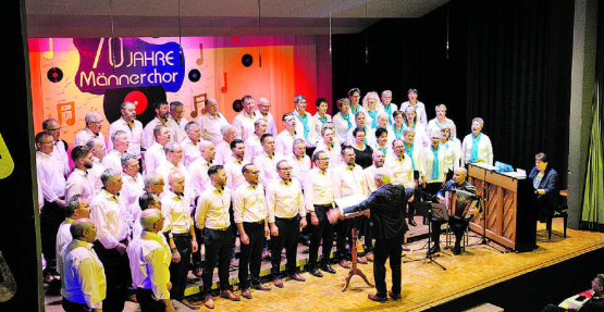 Der Männerchor Gunzwil zeigte die Freude und Begeisterung, bei dem was er tut und konnte das Publikum von Anfang bis Schluss mitreissen.. (Bilder jaf.)