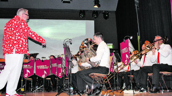 Wie klingt die Schweiz? Diese Frage beantwortete die Musikgesellschaft Boniswil an ihrem Jahreskonzert. (Bilder: grh)