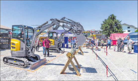 50 Jahre Hans Barmettler & Co. AG: Der Tag der offenen Türe zum Jubiläum des Moosleerauer Betriebs stiess auf grosse Resonanz. (Bild: zVg.)