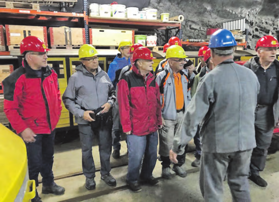 Oberkulmer «Bergmänner»: Die Männerriegler besuchten das Eisen-Bergwerk Gonzen in Sargans. (Bild: zVg.)