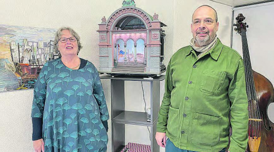 Ellen Kaufmann und Ronny Kaufmann zeigen ihre Kunstwerke bis Mitte November bei fotobass in Beromünster. (Bilder: uke.)