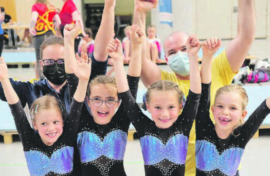 Grosse Freude: Junge Geräteturnerinnen am Grätu-Cup 2021. (Bild: zVg.)