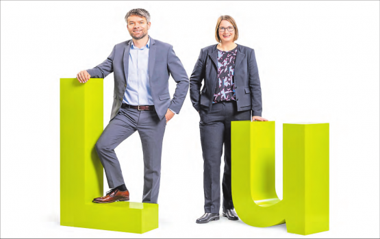 Sie bringen viel Erfahrung mit: David Habegger übernimmt den Vorsitz der Geschäftsleitung und Martina Lüscher ist neu in der GL der Bank Leerau. (Bilder: zVg.)