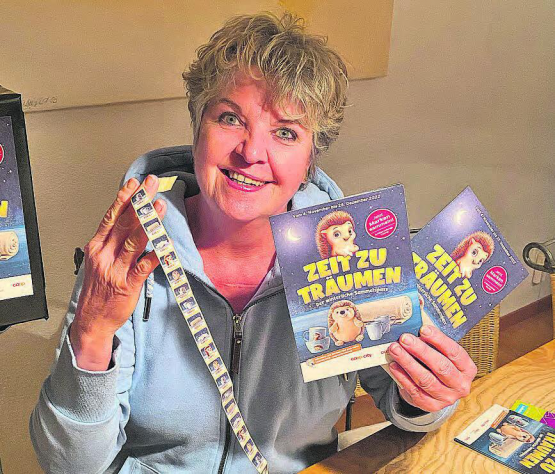 Helen Dietsche im Sammelfieber: Die vergünstigten Produkte behält sie nicht selber, sondern sie kommen unbegleiteten, minderjährigen Flüchtlingen zugute. (Bild: zVg.)