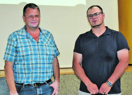 Der neue Betriebsleiter: Gemeinderat Roland Benz (li.) stellte Hannes-Martin Wilhelm vor. (Bilder: st.)