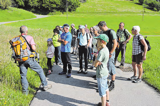 Ein Streifzug durch die Oberkulmer Natur: Der Natur- und Vogelschutzverein Oberkulm lud zur Exkursion durch Feld und Wald ein. (Bild z.Vg.)