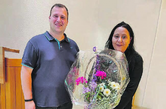 Neu in die Kirchenpflege der reformierten Kirchgemeinde Kulm gewählt: Renate Osazuwa-Urfer im Bild mit Kirchenpflegepräsident Roland Hunziker. (Bild: zVg.)
