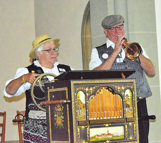 Zur Abwechslung mal was Neues: André Stoffner unterstützt seine Frau Lotti mit dem Flügelhorn. (Bilder: st.)