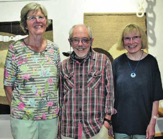 Gut gelaunt bei diesem Besucherstrom: Noes Kempen, Fred Charen und Elisabeth Heuberger (v.l.). (Bilder: st.)