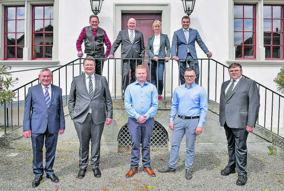 Für die Wahlen im Herbst nominiert: (hinten v.l.) Christian Merz (bisher), Bruno Rudolf (bisher), Barbara Borer-Mathys (neu), Manuel Kaspar (bisher), (vorne v.l.) Hans Nöthiger (Bezirksrichter), Daniel Wehrli (bisher), Michi Bättig (neu) Joel Zeberli (neu), und Bruno Ritter (neu). Es fehlt: Barbara Weber-Müller. (Bild: Gerry Frei)