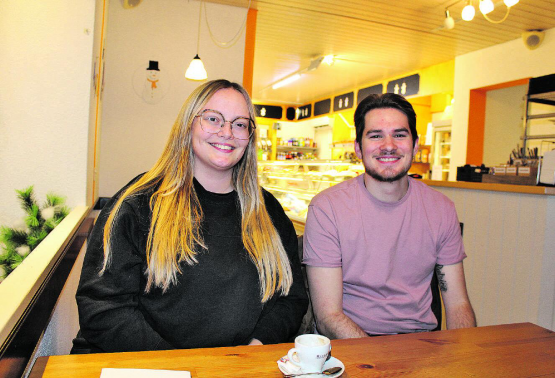 Gelungener Start: Marinela Jaksic und Manuel Kuch freuen sich auf die kommenden Aktivitäten der Jugendarbeit Beinwil am See-Birrwil. (Bild: grh)