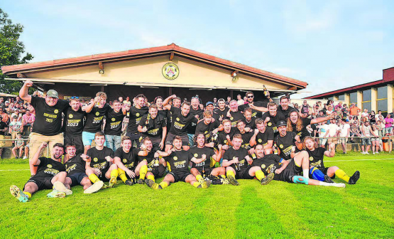 Vor 650 Zuschauenden den Aufstieg geschafft: Der FC Gunzwil gewinnt im Jubiläumsjahr den Cup und kehrt nach zwei Saisons in die höchste regionale Amateurliga zurück.