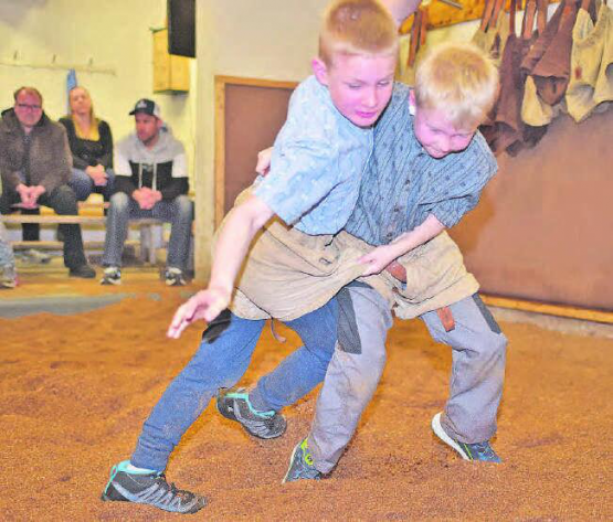 Obwohl Ron Schmid (rechts) den Schlussgang gegen Lenox Stadler gewann, blieb ihm am Ende «nur» der zweite Rang.