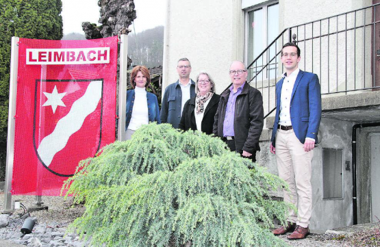 Prüfen die Möglichkeit einer Fusion: (v.l.) Brigitte Hodel, Leiterin Einwohnerdienste Leimbach, Benno Woodtli, Vizeammann und Hannelore Zingg, Gemeindeammann Leimbach, Julius Giger, Gemeindeammann Reinach und Luca Zanatta, Gemeindeschreiber Reinach.