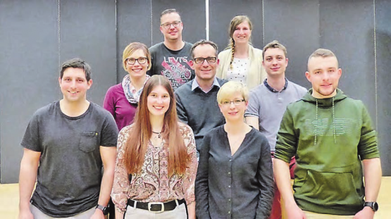 Der aktuelle Vorstand: vorne v.li. Mathias Kolb, Nicole Furrer, Sabrina Kamber und Raphael Hofer, Mitte von li. Melanie Wiederkehr, Beat Steiner und David Villiger, hinten von li. Reto Suter und Sara Brügger. (Bilder: zVg.)