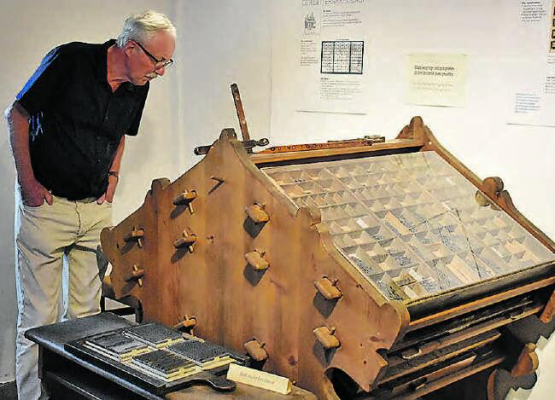 Szenen aus längst vergangenen Tagen: Das Schlossmuseum lädt in eine rekonstruierte Druckerstube ein. (Bilder: hg.)