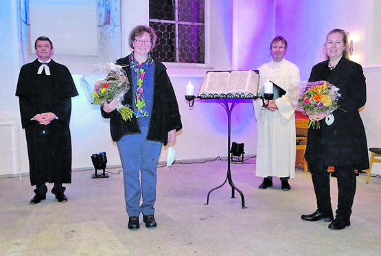 Festgottesdienst zur Einsetzung der neuen Kirchenpflegepräsidentinnen in der reformierten Kirche Seon: mit Pfarrer Jürgen Will, Christiane Schuster, Dekan Martin Kuse und Nicole Trachsel. (Bild: zVg.)