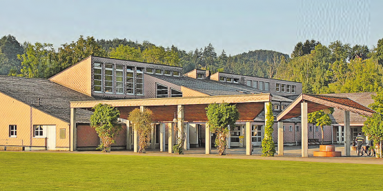 Die Wynenschulanlage in Oberkulm: Die Stimmberechtigten zeigten sich damit einverstanden, dass diese Schulanlage in Zukunft der Kreisschule AargauSüd angehören soll. (Bild: zVg.)