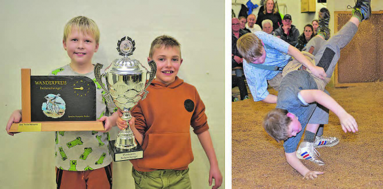 Wanderpreis holen für Ron Schmid (links), Schönschwingerpokal für Kai Fricker. – Menziker Bruderduell im Bild rechts: Terenz (oben) wirft Moritz Barmettler spektakulär, aber dieser kann sich ausdrehen. (Bilder: wr.)