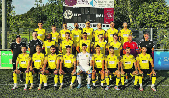 Die 1. Mannschaft des FC Gränichen: Das junge Team um Cheftrainer Marco Wüst ist nach dem Wiederaufstieg hungrig und strebt in dieser 2.-Liga-Saison den Ligaerhalt an. (Bild: zVg.)