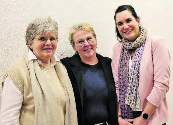 Vermittelten viel Wissen zum Thema Atmen: (v.l.) Die Präsidentin des regionalen Besuchsdienstes zusammen mit der Referentin Regina Mutzner und Tanja Ewinger vom Asana Spital Menziken. (Bild: dr.)