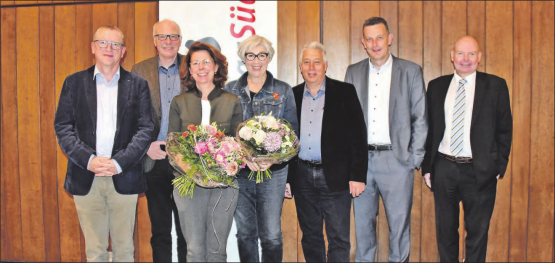 Der frisch gewählte Vorstand des Gemeindeverbands «aargauSüd Impuls» (vl.l): Niklaus Boss, Gemeindeammann Teufenthal; Emil Huber, Gemeindeammann Unterkulm; Präsidentin Karin Faes, Grossrätin Schöftland; Denise Geiser, Vizeammann Oberkulm; Res Mäder, Vizeammann Menziken; Martin Grütter, Gemeinderat Beinwil am See; Vizepräsident Bruno Rudolf, Vizeammann Reinach. (Bild: mars.)