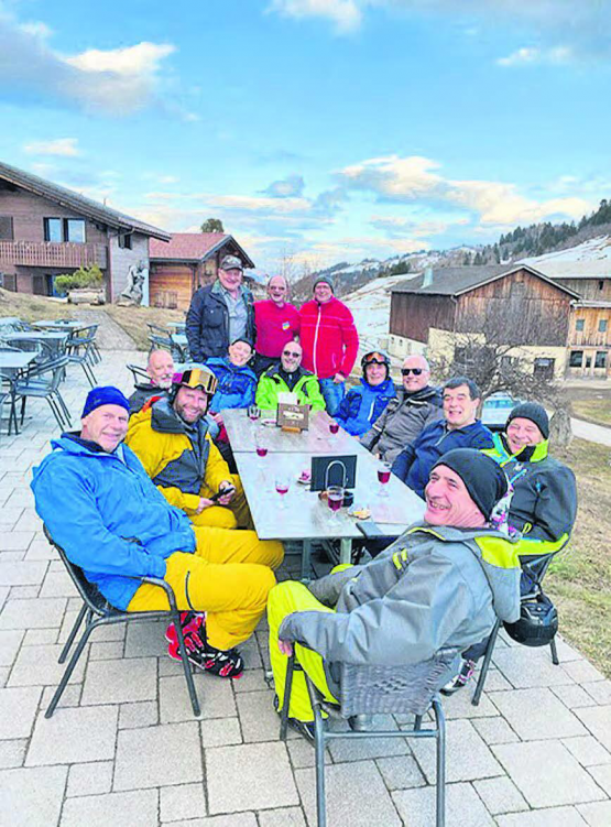 13 Männer der Männerriege Zetzwil verbrachten zwei Tage im Gebirge. (Bild: zVg.)