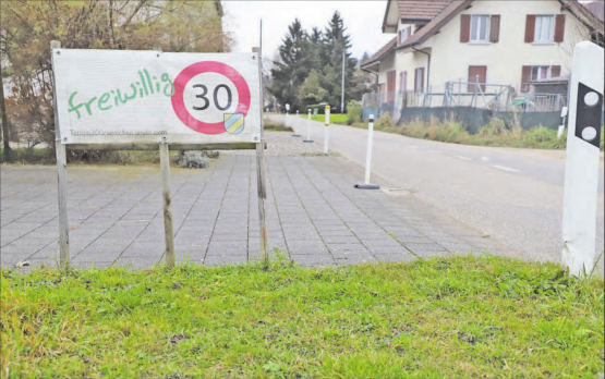 Tempo 30 in Gränichen: Ein Formfehler beim Referendum führt zu einem Umweg über kantonale Instanzen. (Bild: rc.)