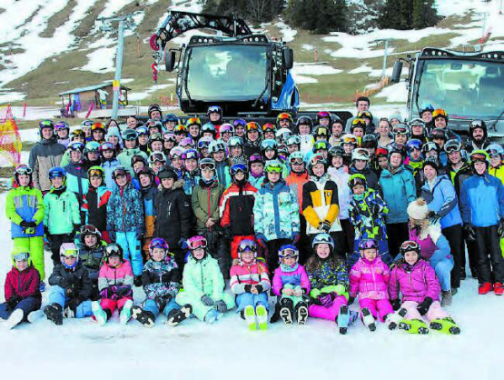 Sportlerinnen und Sportler voller Begeisterung auf der Piste. (Bild: zVg.)