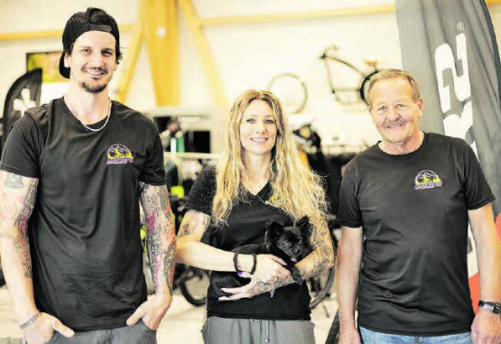 Ein starkes Team: Die Inhaber von «District 12», die sich mit Rolf, Sandy und Jonny vorstellten, während desErzähltal-Anlasses am Samstag. (Bilder: Dominique Rubin)