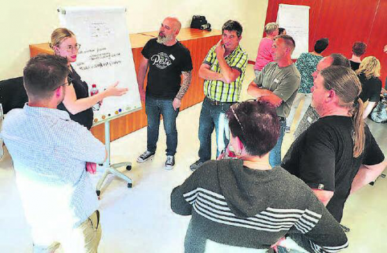 Intensive Gespräche: Vertreter regionaler Anbieter trafen sich im Rahmen eines Workshops in Hirschthal. (Bilder: rc.)