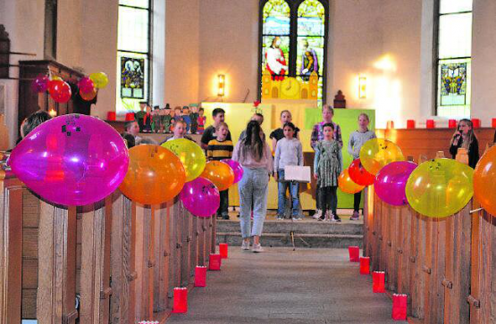Die Kinder sangen sich in die Herzen des Publikums. (Bild: zVg.)