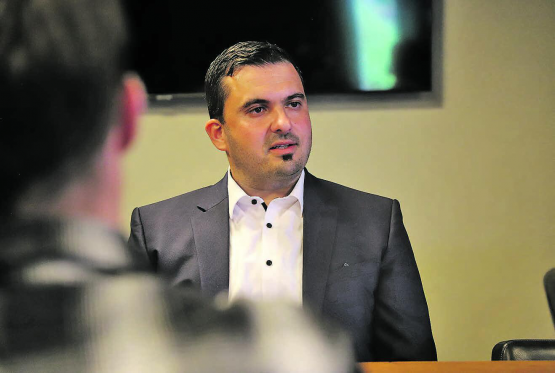 Der sehr positiv auftretende Brunello Iacopetta weckt Hoffnungen, fordert aber auch Zeit, um das Team zu entwickeln, damit langfristig wieder Erfolge gefeiert werden können. (Bild: rc.)