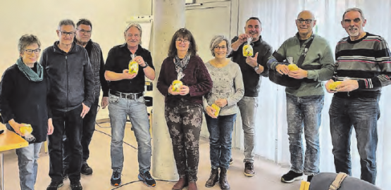 Alle Radsportleitenden von links nach rechts: Carla Bättig, Peter Steiner, Herbert Schaffner, Felix Hunziker, Karin Hunziker, Gaby Fischer, Urs Riedo, Beat Stirnimann, Fredy Gubler. Es fehlt: Walter Holliger. (Bild: zVg.)