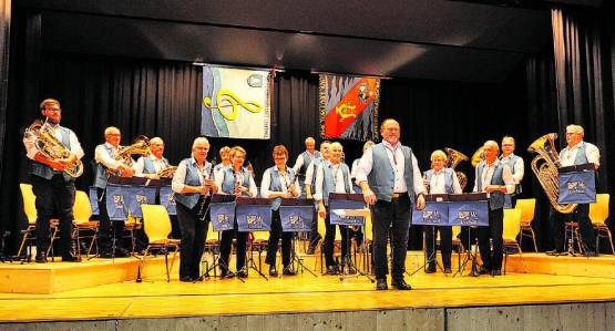 Die Musikgesellschaft Leutwil begeisterte das Publikum. (Bilder: mek.)