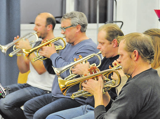 Die Brass Band Rickenbach ist fleissig am Proben für den grossen Konzertevent vom kommenden Wochenende. (Bild: zVg.)