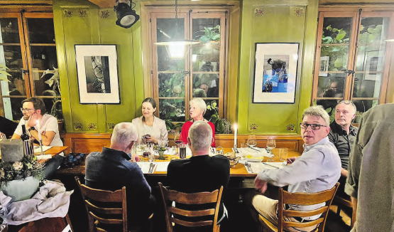 Landammann Dieter Egli (2. v.r.) besuchte den Bezirk Kulm. (Bilder: zVg.)