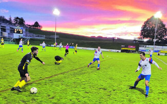 Vor herrlicher Kulisse gewann der FC Gunzwil das erste Meisterschaftsspiel seit Ende August und machte einen ersten Schritt aus der Krise. (Bild: mm.)