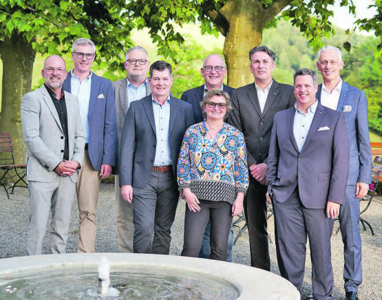 Der Vorstand 2024/25 des Rotary Clubs Wynen- und Suhrental: (von links) Claudio Mazzei, Daniel Knechtli, Christoph Wyder, Hans Ruedi Häfliger, Rolf Fäs, Erina Guzzi, Hans-Peter Glaus, Tobias Gloor, Peter Limacher. (Bild: zVg.)
