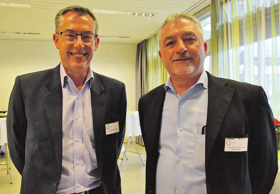 Führungswechsel in der Regionalen Alterszentrum Schöftland AG: Auf den abtretenden Präsidenten Hans Rudolf Würgler (re.) folgt der Reitnauer Gemeinderat Uwe Matthiessen. (Bild: st.)