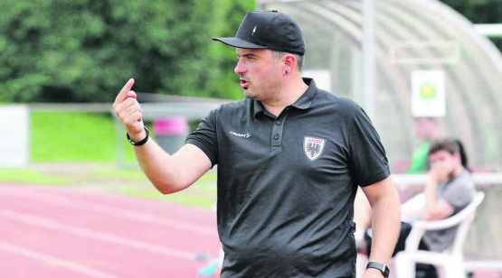 Der neue Cheftrainer Brunello Iacopetta will den FC Aarau zu einer verschworenen Einheit machen. (Bild: Otto Lüscher)