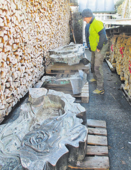 Urs Wunderlin, Leiter der Technischen Betriebe Oberkulm, rettete den in Bronze gegossenen Brunnen vor dem Schredder.